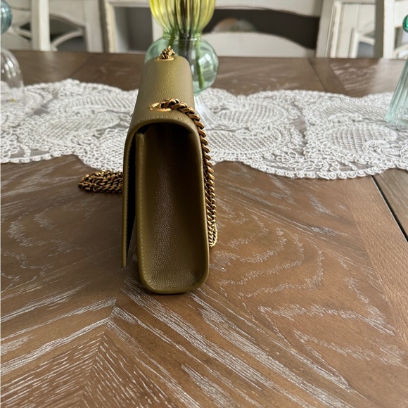 New SAINT LAURENT Hazel Green
Kate YSL Crossbody Bag in Grained Leather - Picture 5 of 7